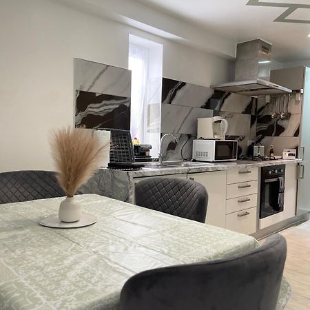 Stanton - Impeccable And Stylish 2 Bedroom Dagenham Exterior photo